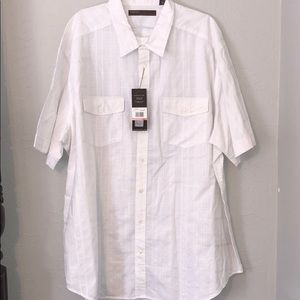 BRAND NEW PERRY ELLIS BUTTON DOWN SHIRT.